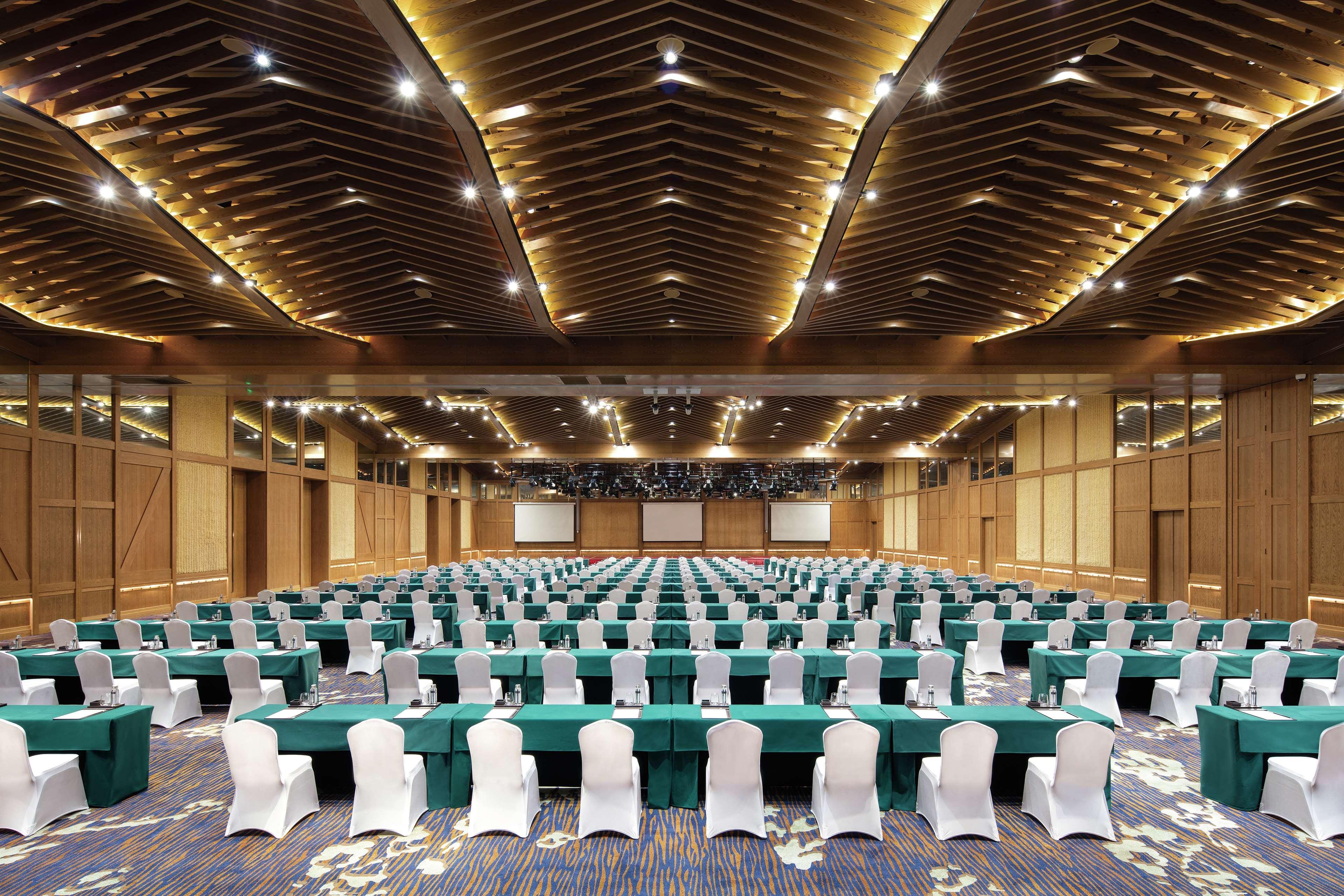 Hilton Wenan Hotel Langfang Exterior photo