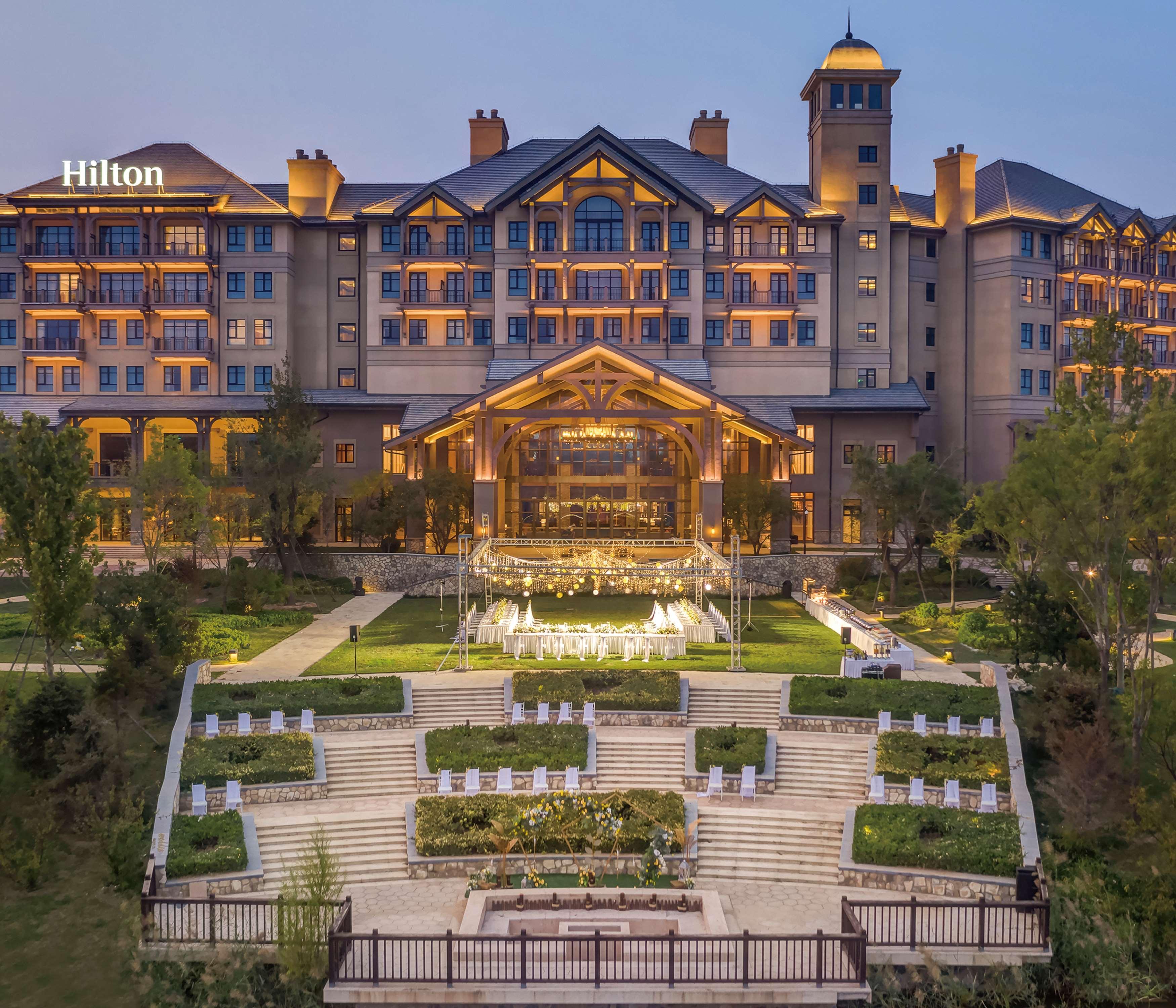 Hilton Wenan Hotel Langfang Exterior photo
